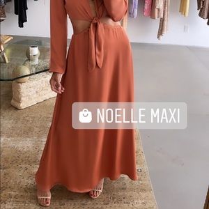 RESA | Dresses | Resa Noelle Maxi Dress 